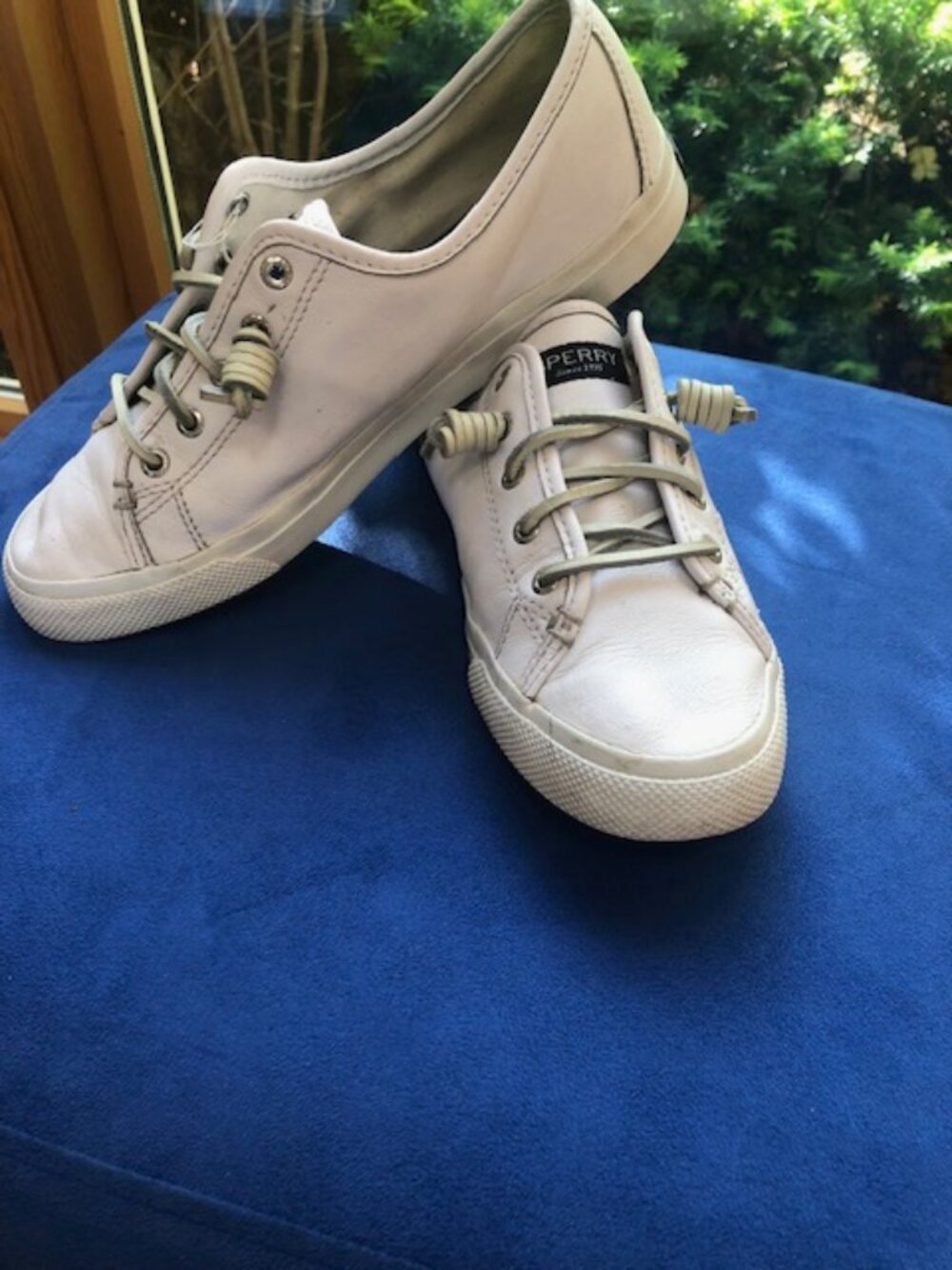 Sperry White Leather Boat Shoes Size 8M with Corkscrew slip on Design